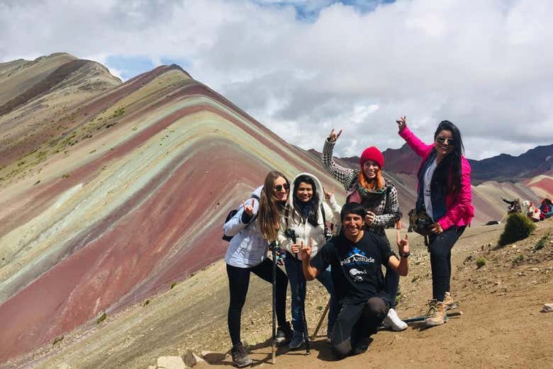 Trekking por la Montaña Arcoíris y el Valle Rojo