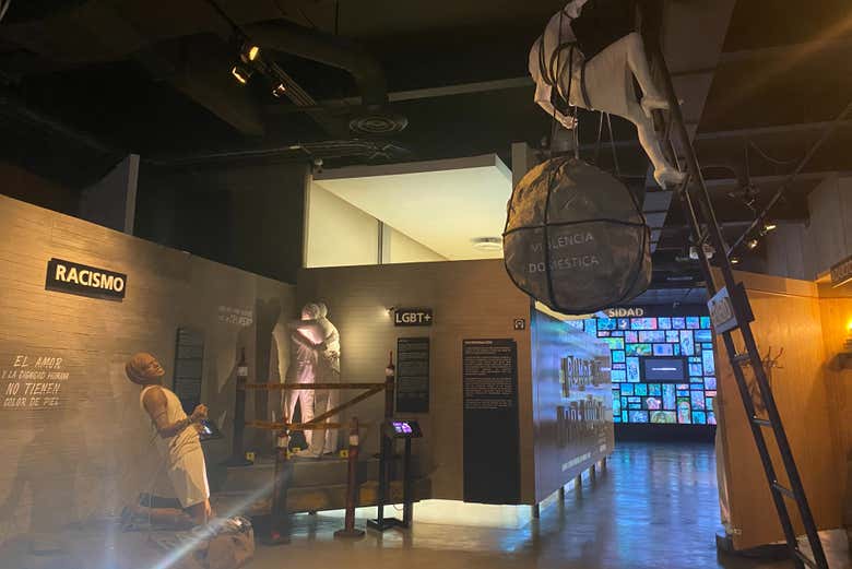 Visita guiada por el Museo de Memoria y Tolerancia