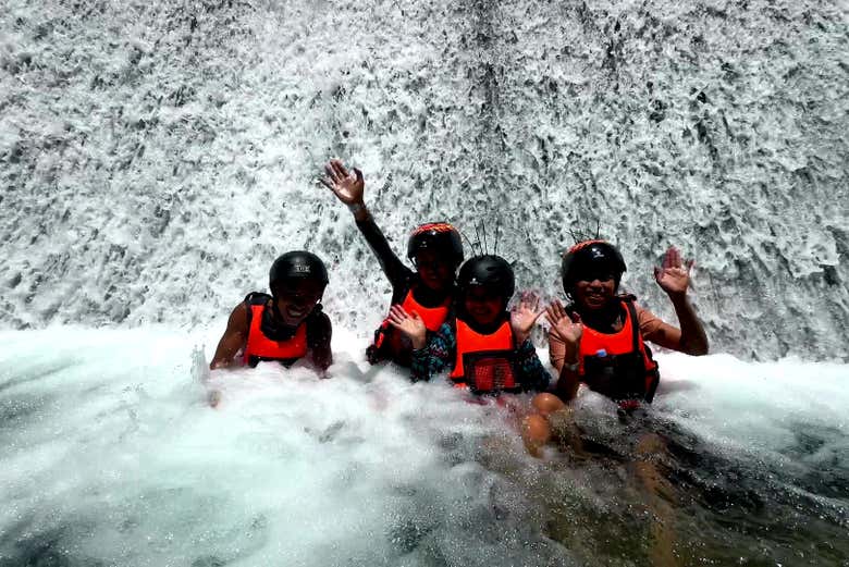 Barranquismo en las cataratas de Kawasan