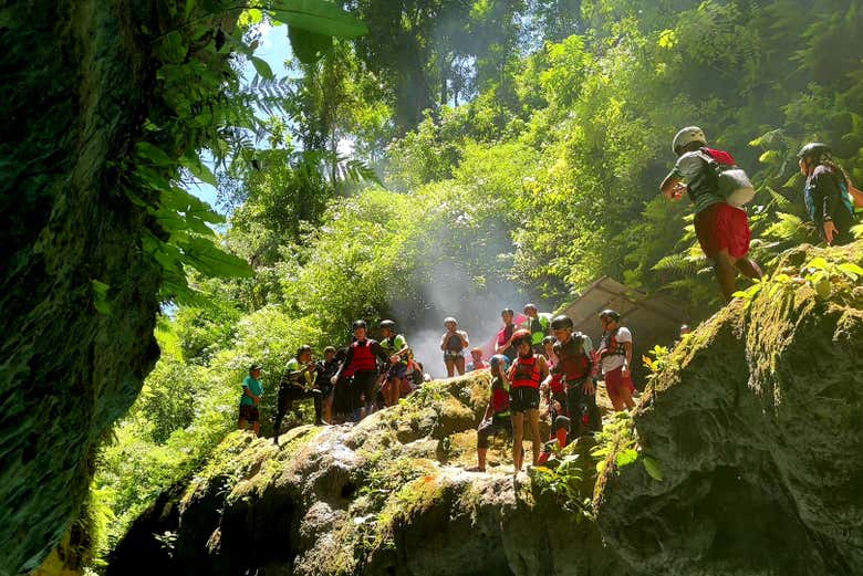 Barranquismo en las cataratas de Kawasan