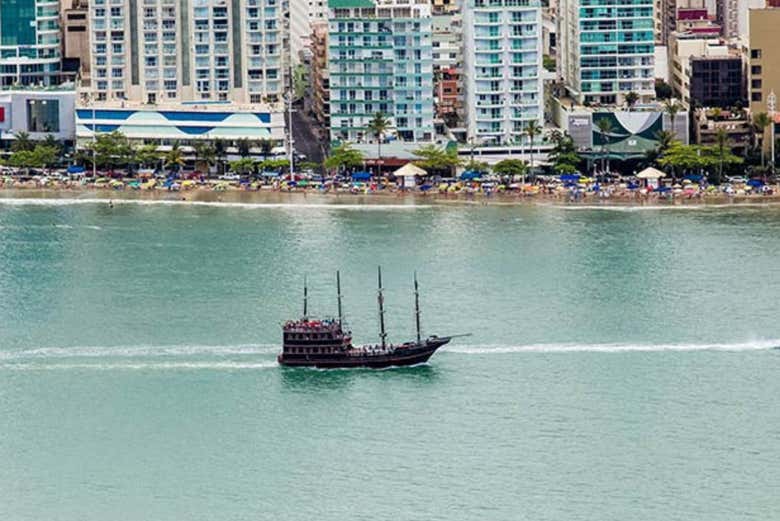 Teleférico del Parque Unipraias hasta la playa de Laranjeiras + Barco pirata - Galería 1