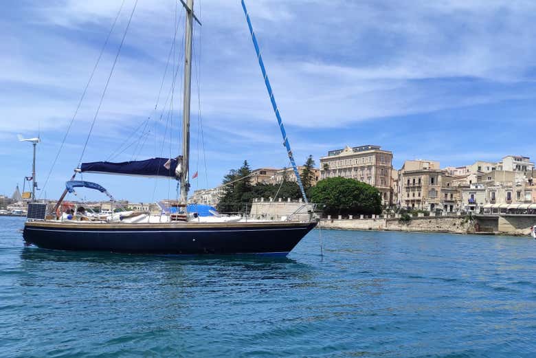 Paseo en velero por la Punta del Gigante con snorkel