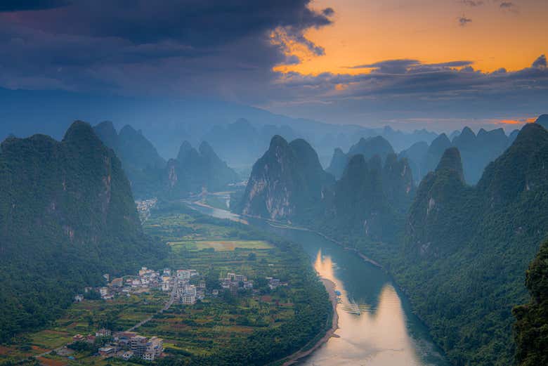 Excursión privada a la montaña Xianggong al amanecer