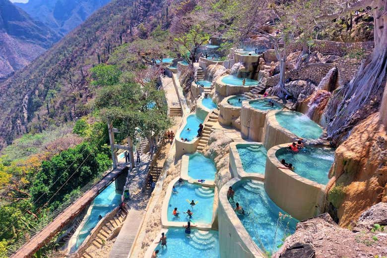 Tour de 2 días por los Pueblos Mágicos de Hidalgo + Grutas de Tolantongo