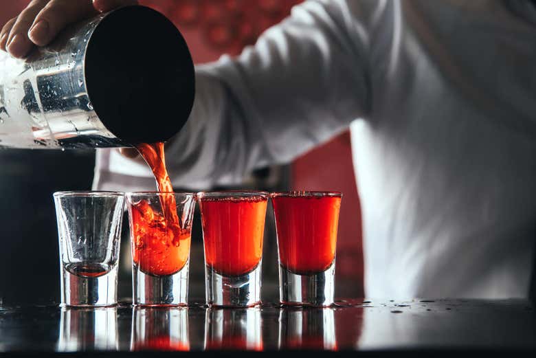 Pub crawl ¡Tour de fiesta por Udaipur!