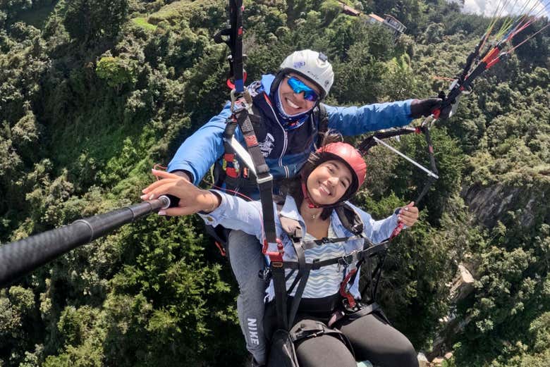 Vuelo en parapente sobre Medellín y el Valle de Aburrá