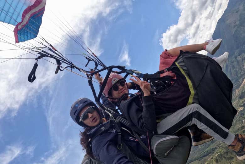 Vuelo en parapente sobre Medellín y el Valle de Aburrá