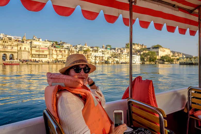 Tour por los ghats y paseo en barco por el lago Pichola