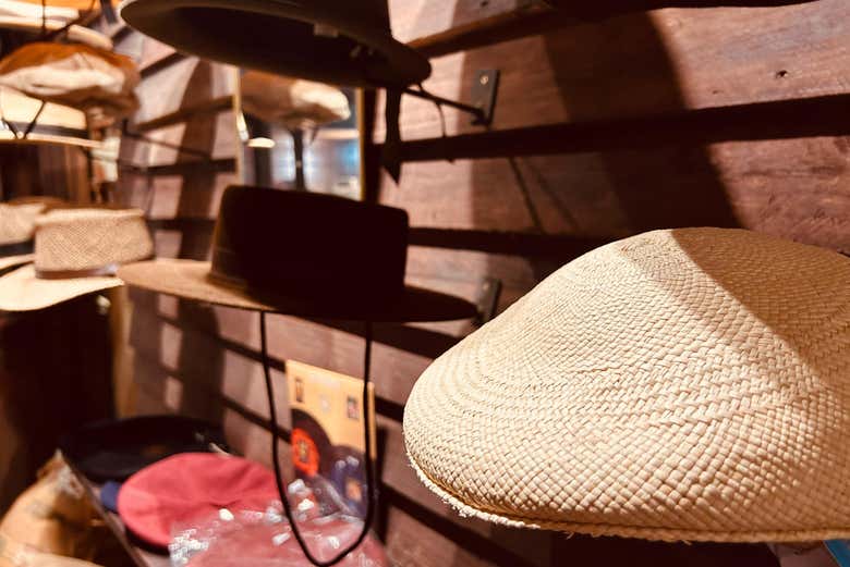 Visita guiada por la Fábrica Nacional de Sombreros