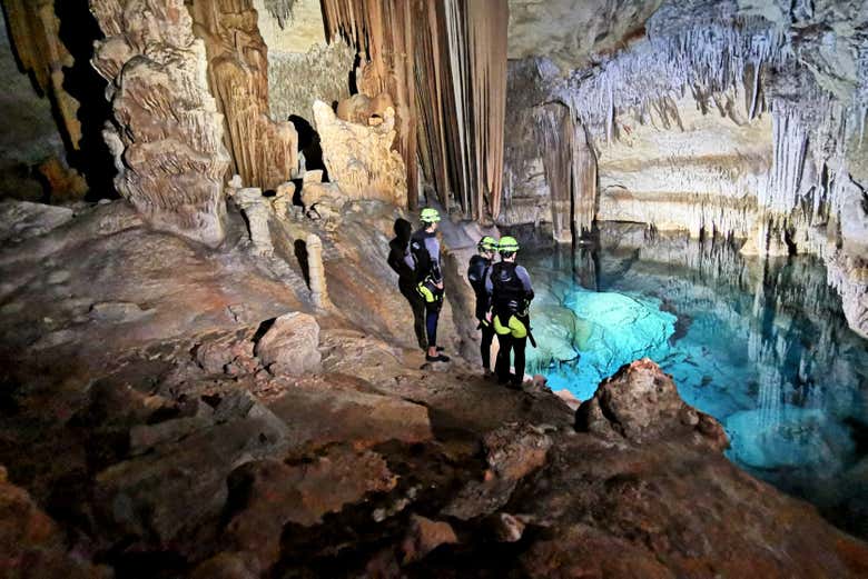 Senderismo, rápel y espeleología en Cala Falcó