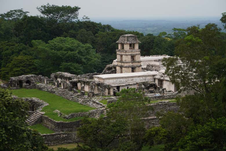 Tour por la zona arqueológica de Palenque + Ecoparque Aluxes o Cascada Roberto Barrios