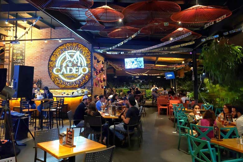 Visita a la cervecería Cadejo