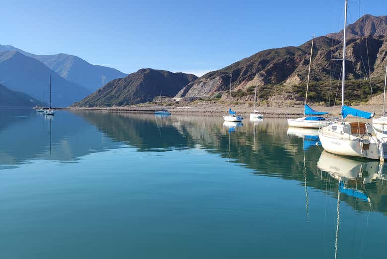 Paseo en velero por el embalse de Potrerillos
