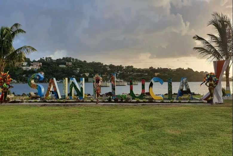 Tour por los mercados de Castries + Visita a la destilería Santa Lucía