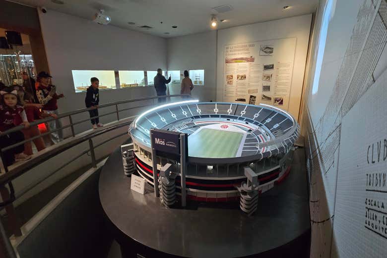 Entrada al Museo River y Estadio Monumental
