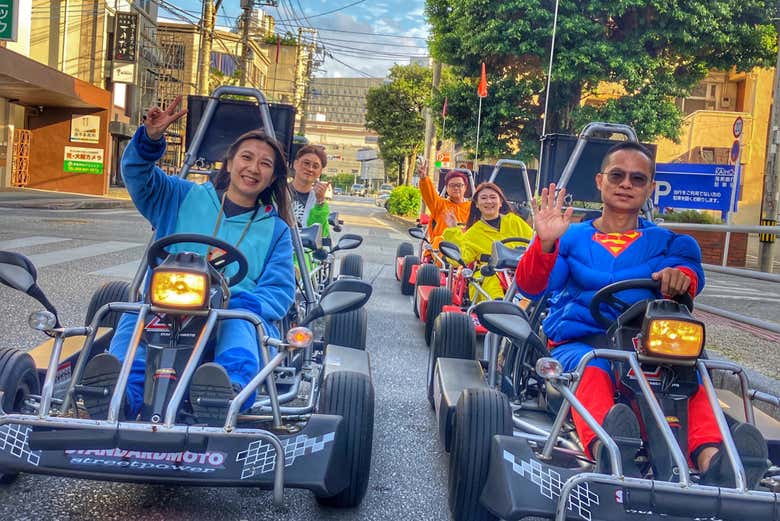 Tour en kart por Naha