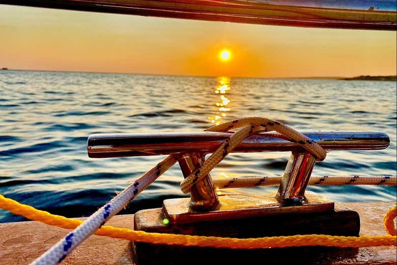 Paseo en barco al atardecer por las cuevas de Santa María de Leuca