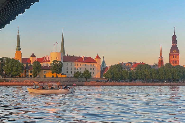 Paseo en barco por Riga