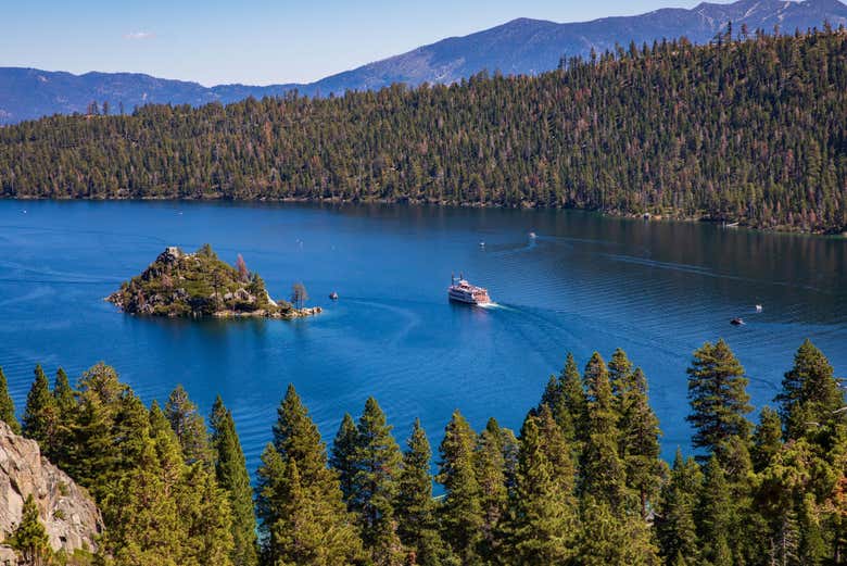 Paseo en barco por el lago Tahoe