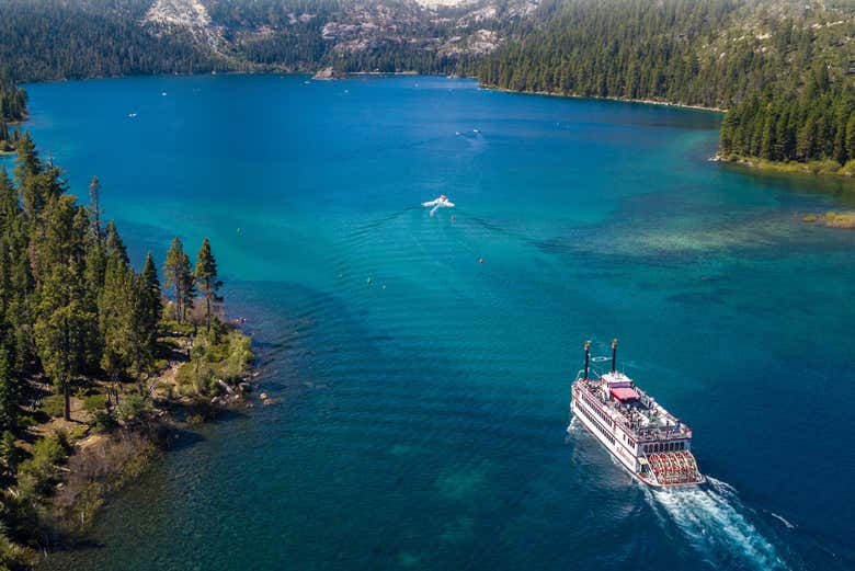 Paseo en barco por el lago Tahoe