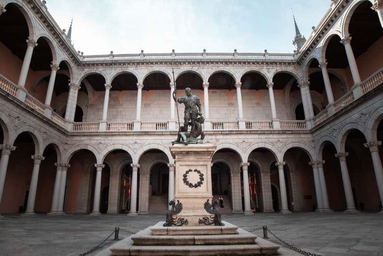 Visita guiada por el Alcázar de Toledo y el Museo del Ejército de España