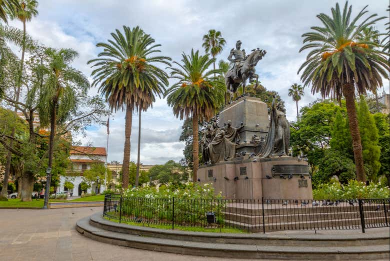 Tour de los personajes ilustres de Salta