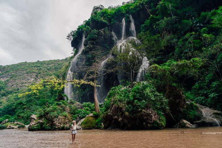 Excursión a la Sima de las Cotorras y la cascada El Aguacero