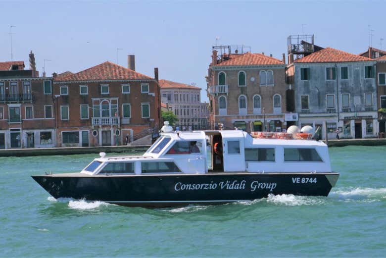 Barco a Venecia