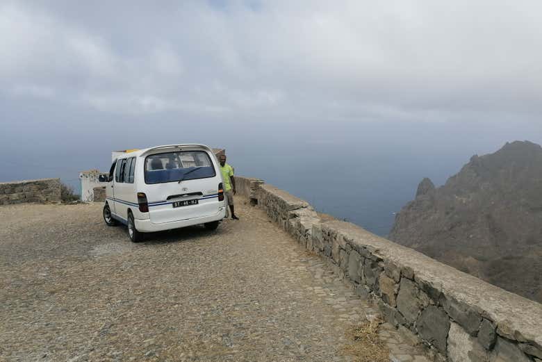 Tour por Nova Sintra y Fajã d’Água + Destilería de grog