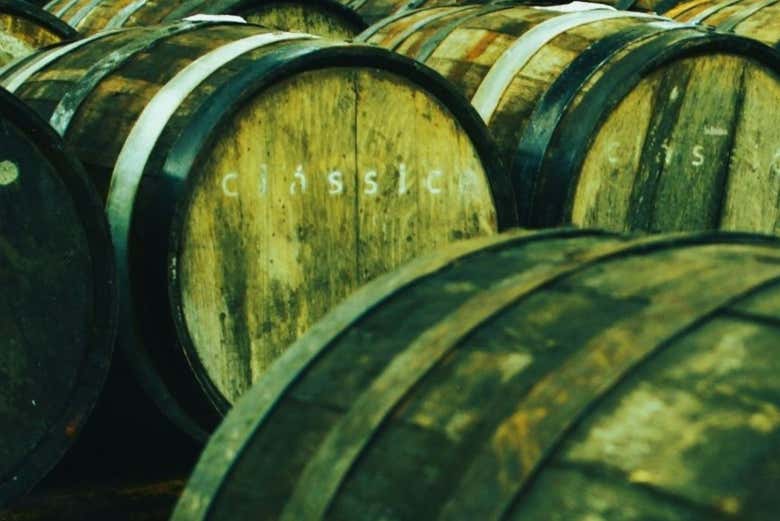 Visita a la destilería Ron Classico y la Cervecería de la Costa