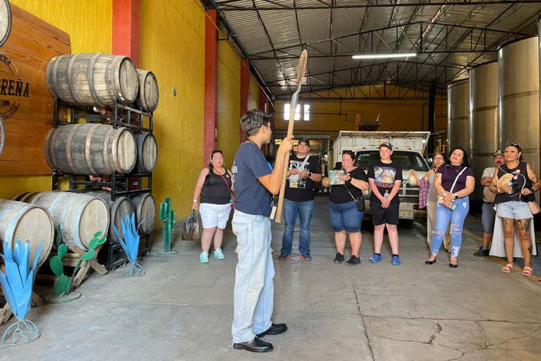 Autobús barril de Tequila + Visita a la destilería La Aguirreña
