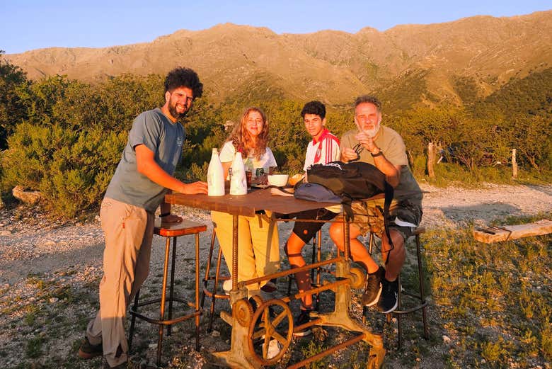 Senderismo por la Sierra de Comechingones al atardecer