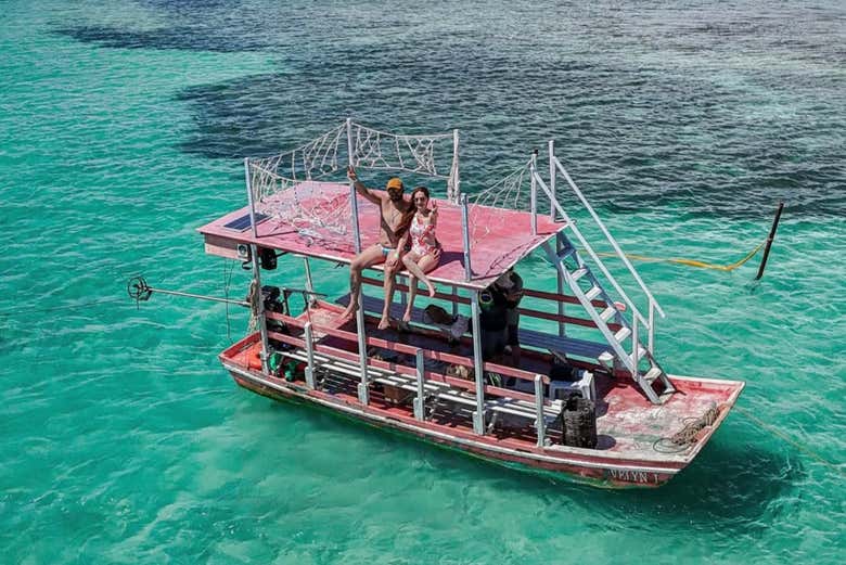 Paseo en barco por la playa del Patacho