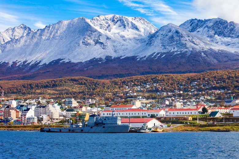 Cruce de Puerto Williams a Ushuaia por el Canal Beagle