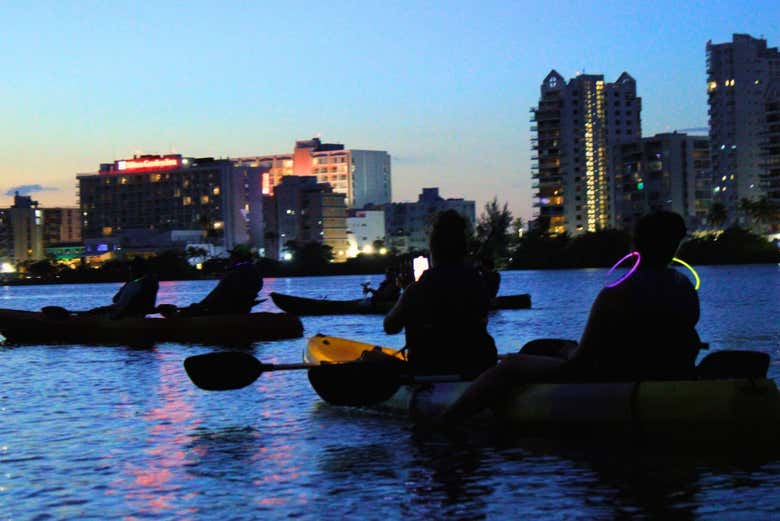 Tour en kayak por la Laguna del Condado + Clase de salsa
