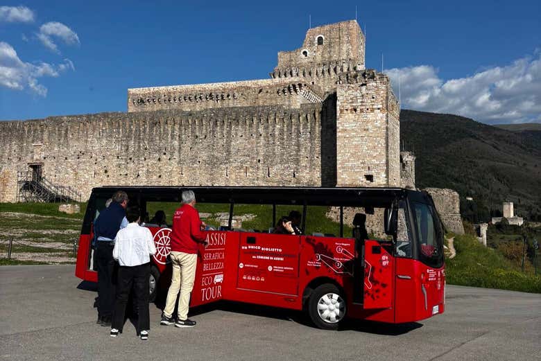 Autobús turístico de Asís