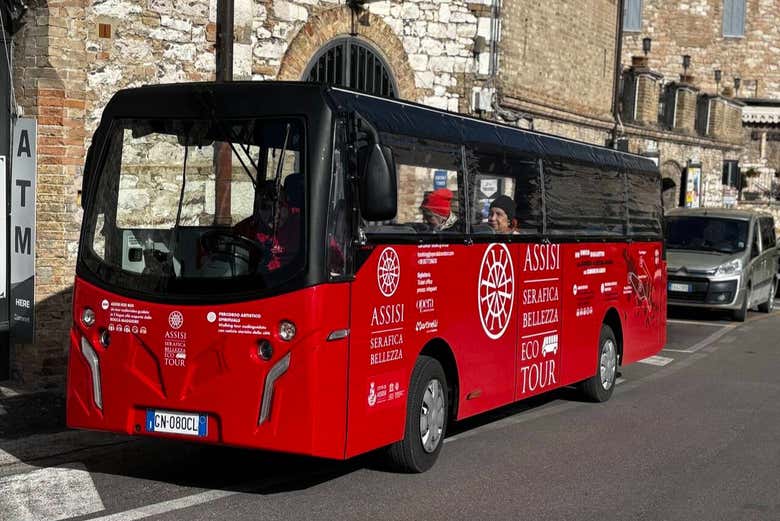 Autobús turístico de Asís
