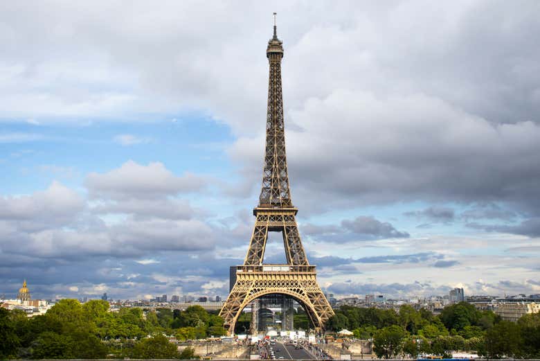 Visita guiada por la Torre Eiffel + Excursión a Versalles en tren y en grupo reducido