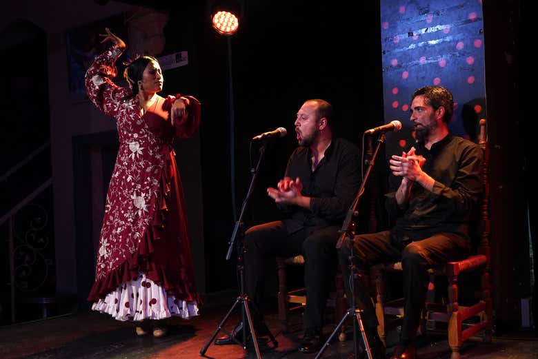 Espectáculo flamenco en el tablao La Guarida del Ángel