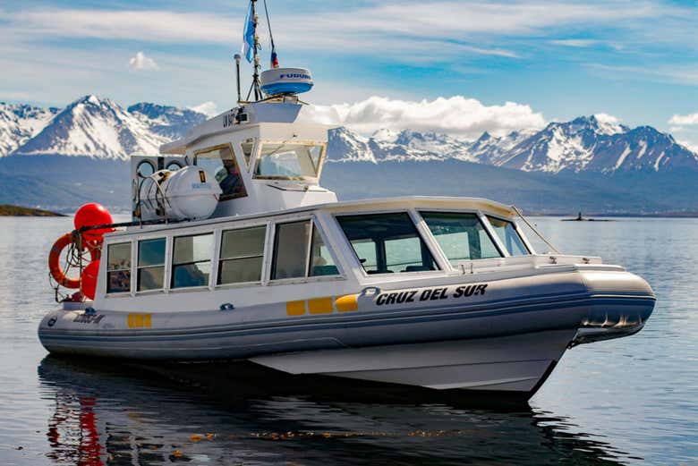 Cruce de Ushuaia a Puerto Williams por el Canal Beagle