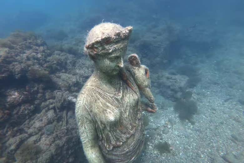 Paseo en semisubmarino por el Parque Arqueológico Sumergido de Baia