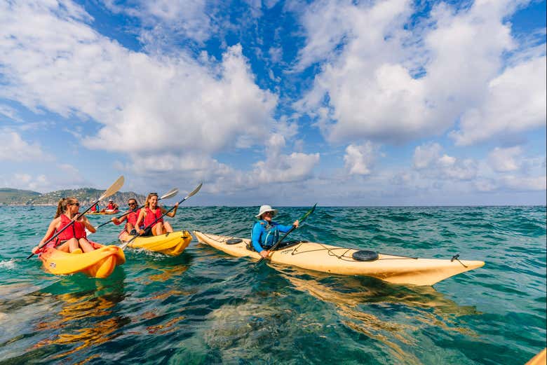 Kayak y snorkel en la playa de Es Figueral