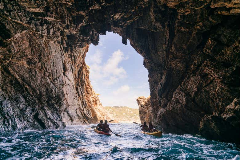 Kayak y snorkel en la playa de Es Figueral
