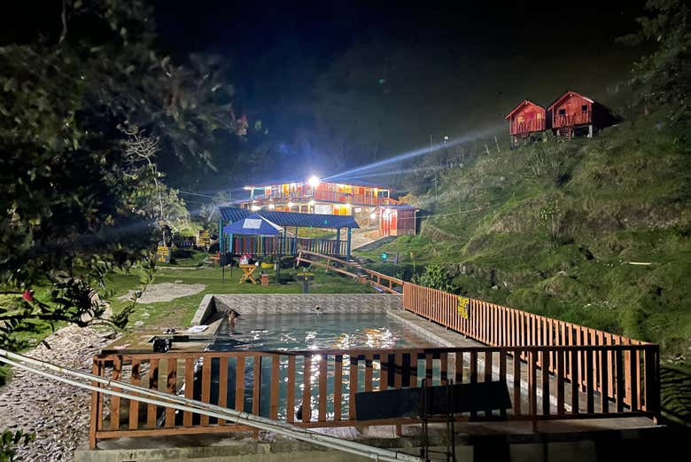 Excursión nocturna a los termales de Salinas