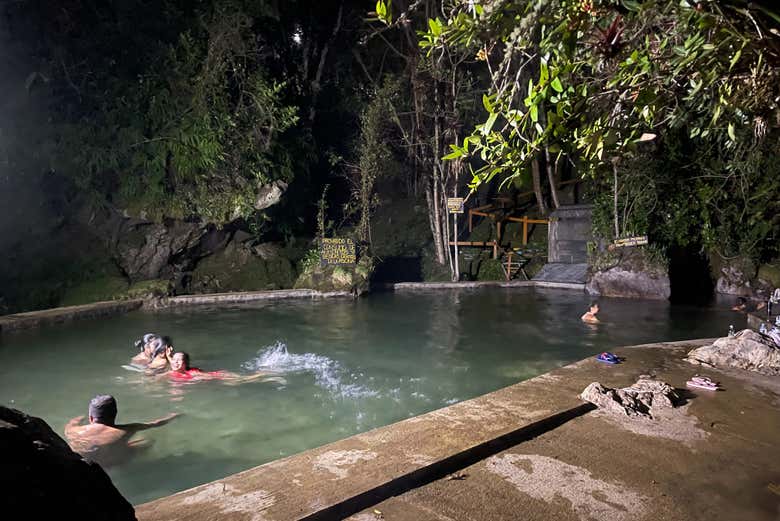 Excursión nocturna a los termales de Salinas