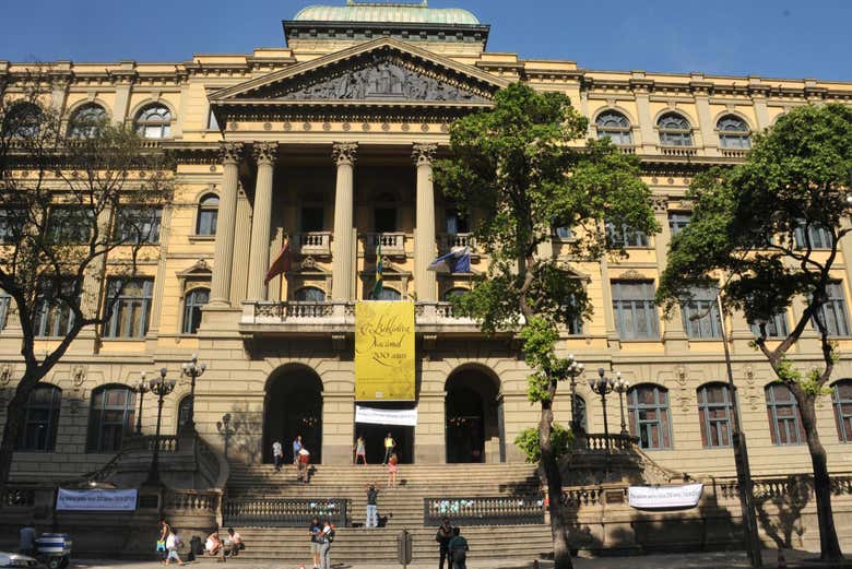 Tour por el Teatro Municipal y la Biblioteca Nacional