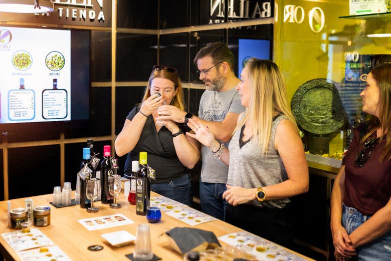 Visita a la almazara Oro Bailén con degustación de aceites