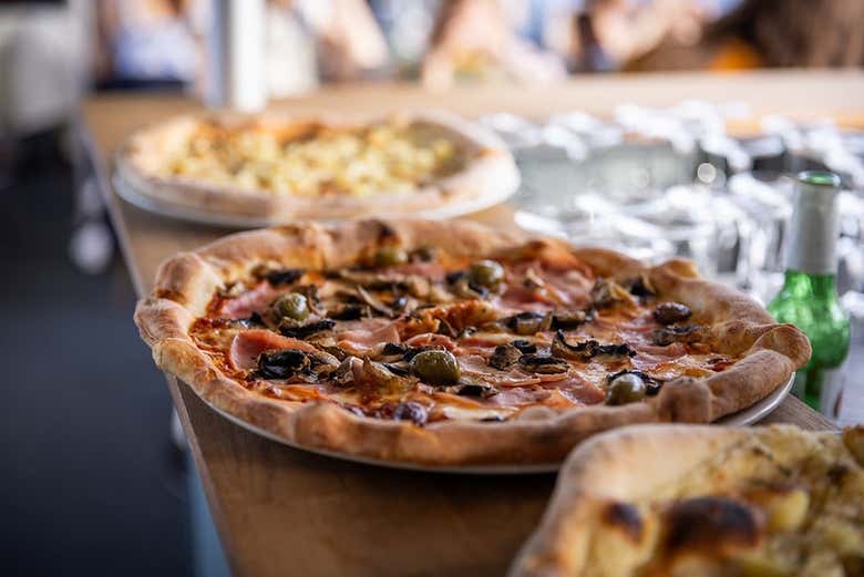 Crucero con pizza en Estocolmo