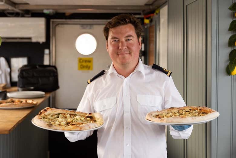 Crucero con pizza en Estocolmo