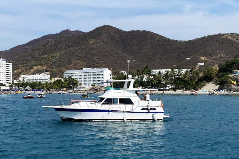 Paseo en barco por las playas de Santa Marta + Isla Pelícano